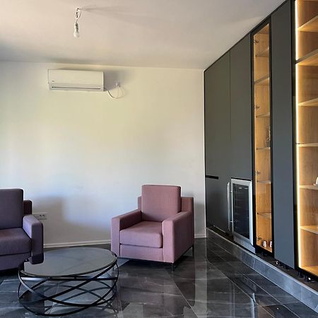 Madamik Apartments Bijela Buitenkant foto